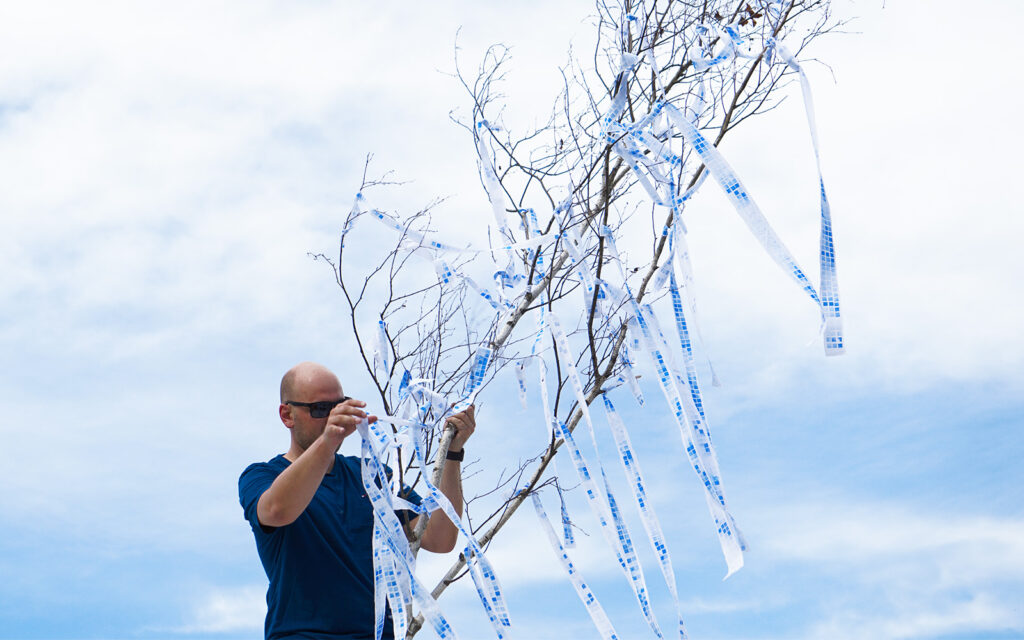 Martin Lukas Ostachowski during the RurArt Art Residency in 2020