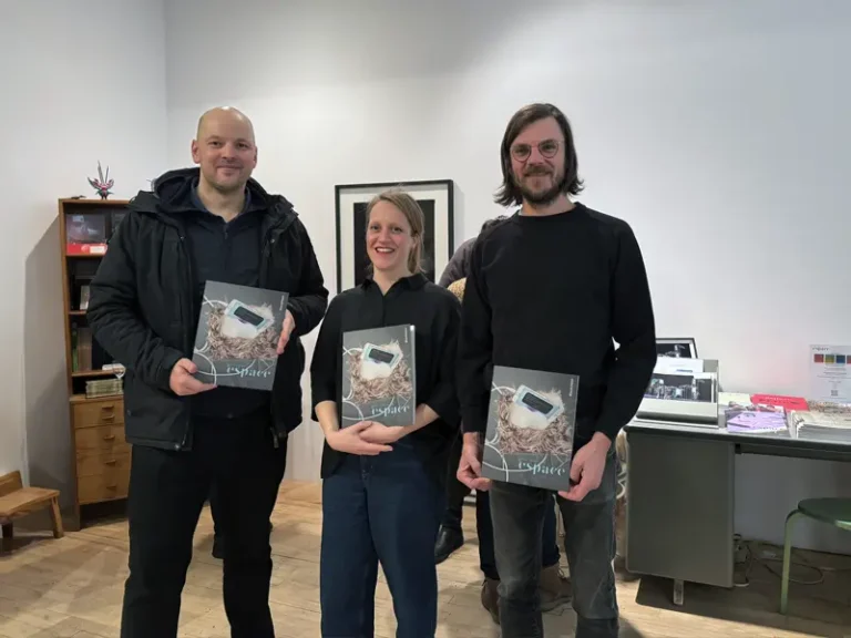 - New Paper for Espace Art Actuel Journal